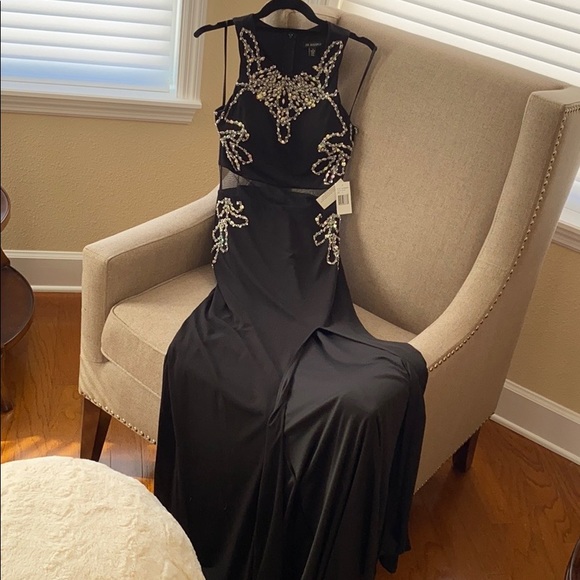 Black evening gown - Picture 4 of 4